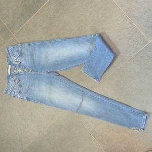 Light wash Levi's skinny jeans
